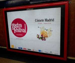 Vista de un cartel publicitario del Gastrofestival 2016 en una estación de Metro. Fotografía: Natalia Escobar